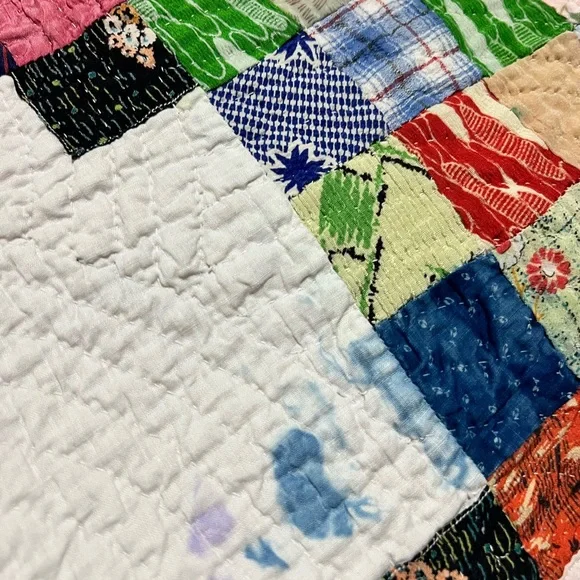 Patchwork Quilt with Multicolor Squares - Picture 4 of 4